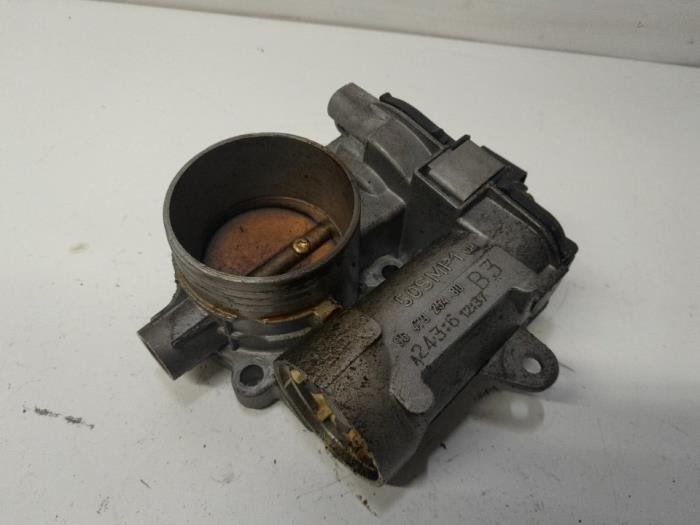 Usagé Boitier papillon Peugeot 207/207+ (WA/WC/WM) 1.4 16V Prix € 42,00 Règlement à la marge proposé par Reclycar De Boer BV