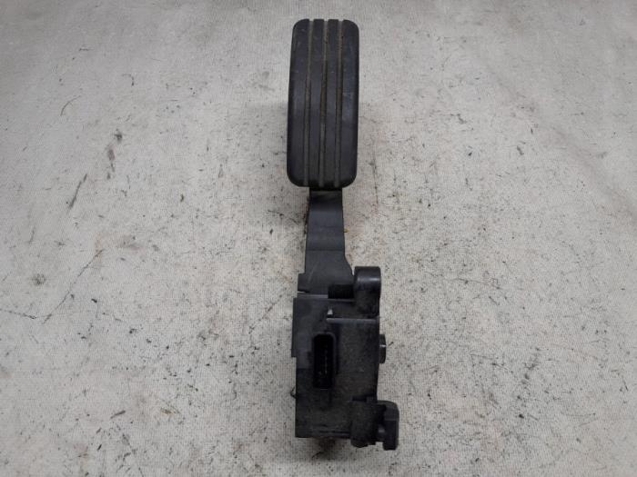Begagnade Gaspedalsensor Renault Megane III CC (EZ) 1.5 dCi 110 Pris € 26,25 Marginaltabell erbjuds av Reclycar De Boer BV