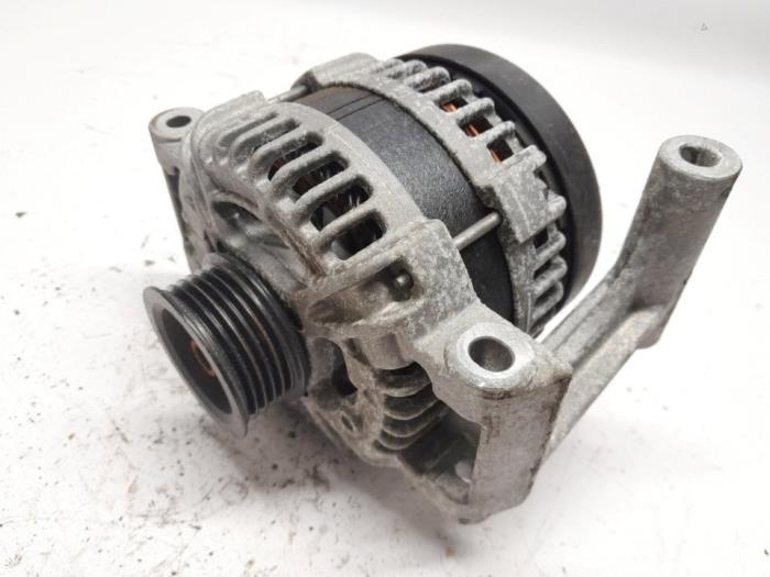 Begagnade Dynamo Opel Corsa E 1.0 SIDI Turbo 12V Pris € 36,75 Marginaltabell erbjuds av Reclycar De Boer BV