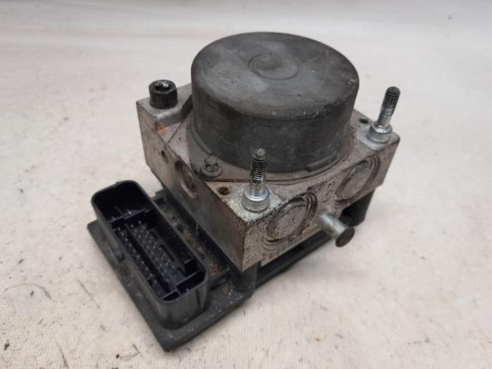 Usagé Pompe ABS Fiat Grande Punto (199) 1.4 Prix € 39,90 Règlement à la marge proposé par Reclycar De Boer BV