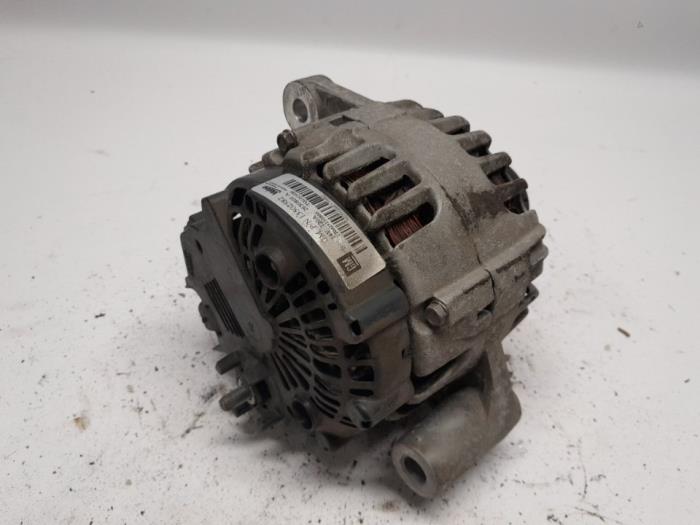 Dynamo d'un Opel Insignia 2.0 CDTI 16V 130 Ecotec 2013