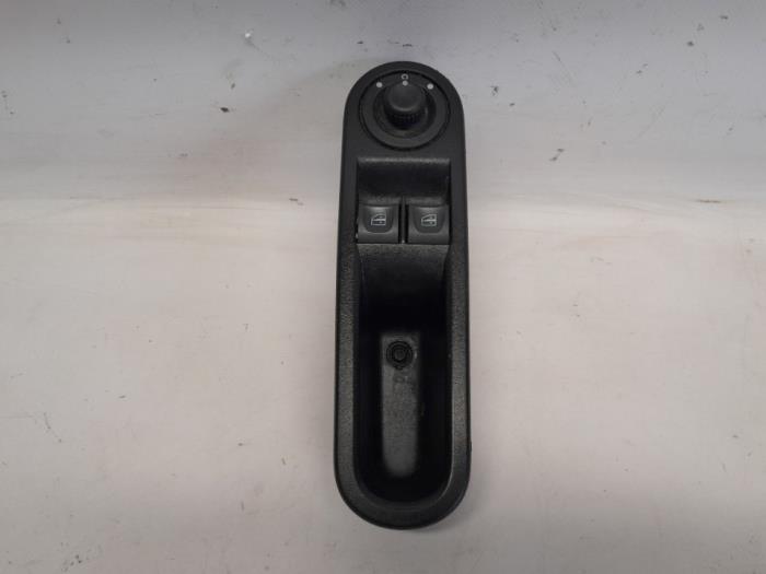 Usados Interruptor de ventanilla eléctrica Renault Twingo III (AH) 1.0 SCe 75 12V Precio € 26,25 Norma de margen ofrecido por Reclycar De Boer BV