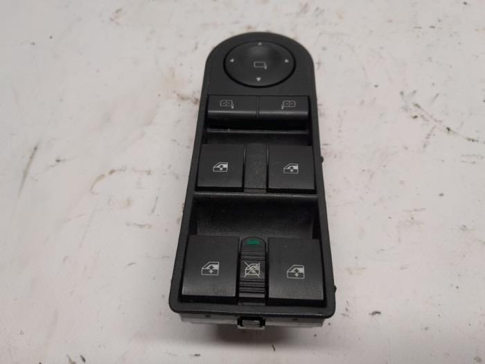 Usados Interruptor de ventanilla eléctrica Opel Astra H Twin Top (L67) 1.6 16V Precio € 36,75 Norma de margen ofrecido por Reclycar De Boer BV