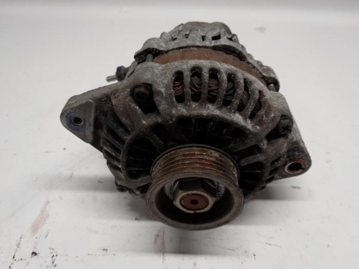 Begagnade Dynamo Suzuki Splash 1.0 12V Pris € 36,75 Marginaltabell erbjuds av Reclycar De Boer BV