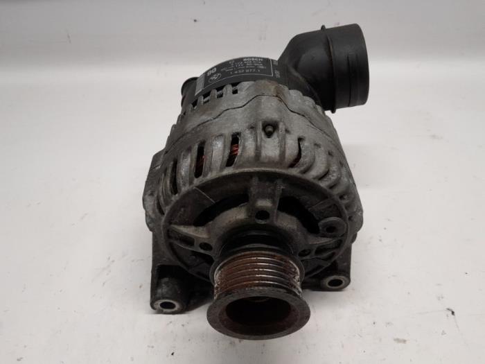 Gebrauchte Dynamo BMW 5 serie Touring (E39) 525i 24V Preis € 131,25 Margenregelung angeboten von Reclycar De Boer BV