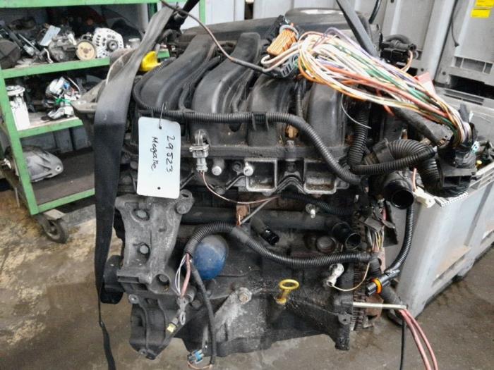 Used Engine Renault Megane II (BM/CM) 1.6 16V Price € 315,00 Margin scheme offered by Reclycar De Boer BV
