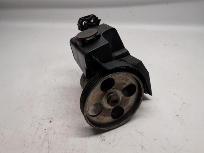Usagé Pompe de direction Peugeot 206+ (2L/M) 1.4 XS Prix € 78,75 Règlement à la marge proposé par Reclycar De Boer BV