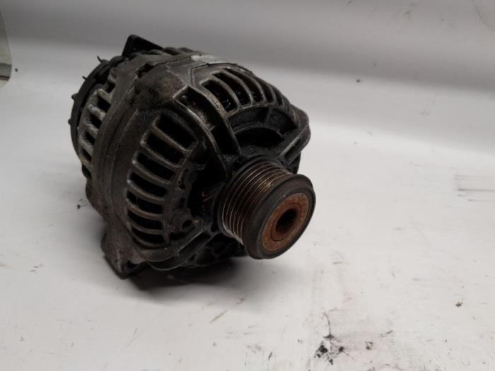 Begagnade Dynamo Volvo V70 (SW) 2.4 T 20V Pris € 42,00 Marginaltabell erbjuds av Reclycar De Boer BV