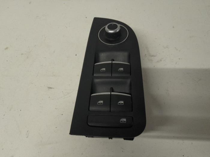 Usados Interruptor de ventanilla eléctrica Alfa Romeo Giulia (952) 2.2d 150 16V Precio € 42,00 Norma de margen ofrecido por Reclycar De Boer BV