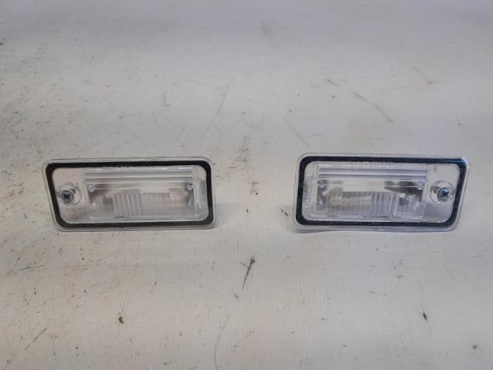 Nya Nummerskyltbelysning Audi A4 Pris € 15,75 Inklusive moms erbjuds av Reclycar De Boer BV