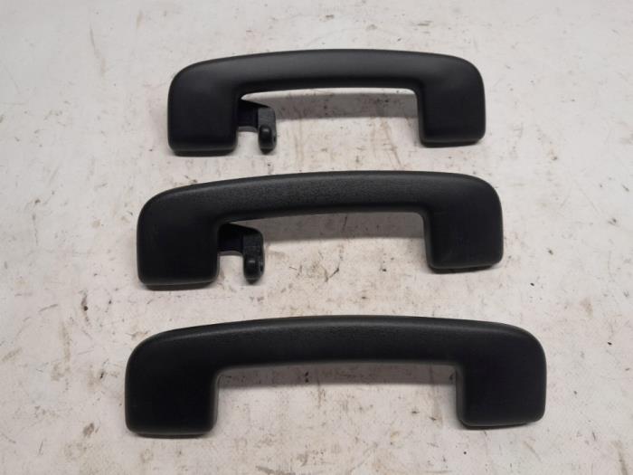 Gebrauchte Handgriff Set Renault Megane E-Tech (RCB) 60 kWh Preis € 26,25 Margenregelung angeboten von Reclycar De Boer BV