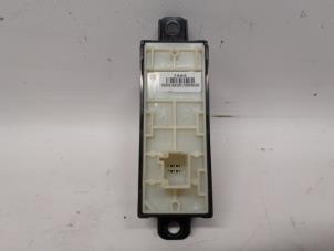 Commande ordinateur de bord d'un Peugeot 208 I (CA/CC/CK/CL) 1.2 Vti 12V PureTech 82 2017