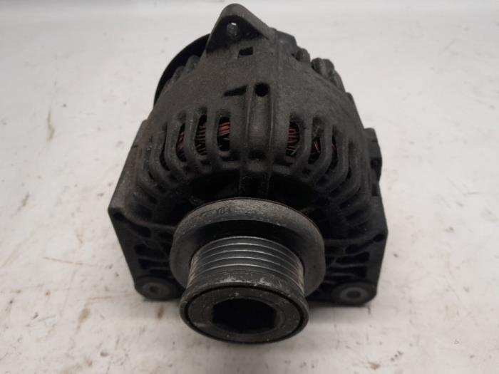 Begagnade Dynamo Renault Megane II (BM/CM) 1.6 16V Pris € 36,75 Marginaltabell erbjuds av Reclycar De Boer BV