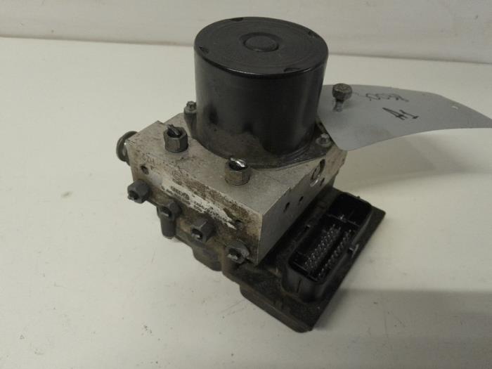Begagnade ABS-pump Audi A1 (8X1/8XK) 1.2 TFSI Pris € 47,25 Marginaltabell erbjuds av Reclycar De Boer BV