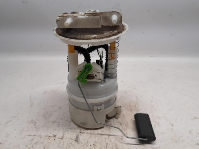 Gebrauchte Kraftstoffpumpe Elektrisch Renault Clio IV (5R) 0.9 Energy TCE 90 12V Preis € 52,50 Margenregelung angeboten von Reclycar De Boer BV