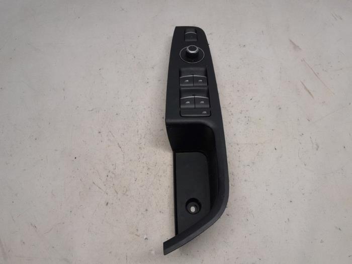 Usados Interruptor de ventanilla eléctrica Alfa Romeo Stelvio (949) 2.0 T 16V Q4 Precio € 52,50 Norma de margen ofrecido por Reclycar De Boer BV