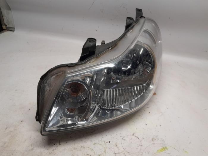 Używane Reflektor lewy Fiat Sedici (189) 1.6 16V Emotion 4x4 Cena € 52,50 Procedura marży oferowane przez Reclycar De Boer BV