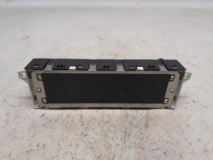 Begagnade Innerdisplay Peugeot 207/207+ (WA/WC/WM) 1.6 16V GT THP Pris € 31,50 Marginaltabell erbjuds av Reclycar De Boer BV