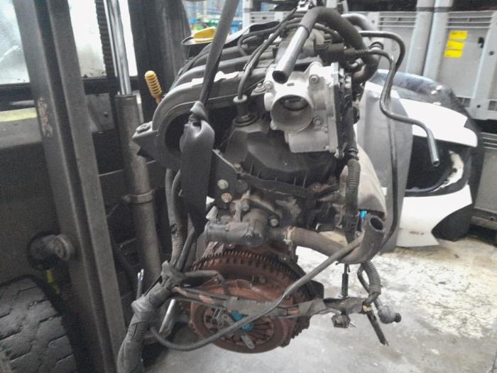 Motor van een Renault Twingo II (CN) 1.2 16V 2009