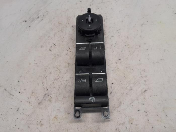 Usados Interruptor de ventanilla eléctrica Ford C-Max (DXA) 2.0 TDCi 16V 115 Precio € 36,75 Norma de margen ofrecido por Reclycar De Boer BV
