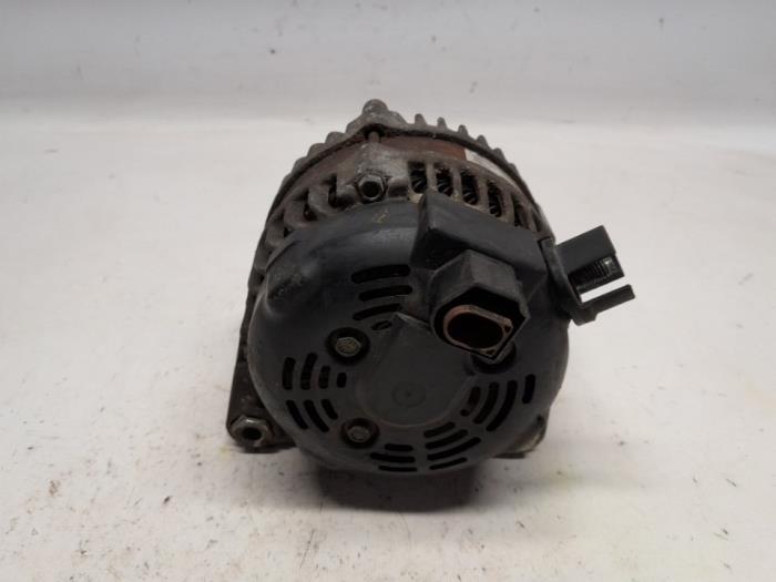 Dynamo van een Ford Focus 3 1.0 Ti-VCT EcoBoost 12V 100 2012