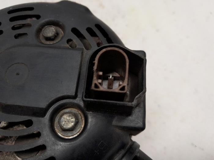 Dynamo van een Ford Focus 3 1.0 Ti-VCT EcoBoost 12V 100 2012