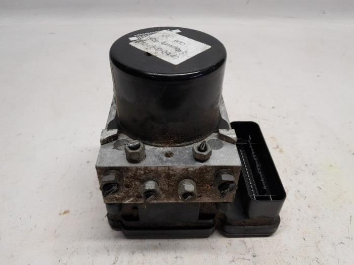 Begagnade ABS-pump Ford Focus 3 1.0 Ti-VCT EcoBoost 12V 100 Pris € 68,25 Marginaltabell erbjuds av Reclycar De Boer BV