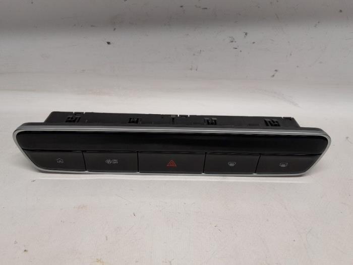 Gebrauchte Schalter (sonstige) MG HS/EHS II (AS33) 1.5 HS/EHS T-GDI PHEV Preis € 52,50 Margenregelung angeboten von Reclycar De Boer BV