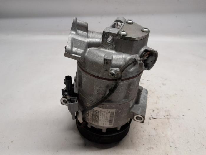 Usagé Pompe clim Renault Clio IV (5R) 0.9 Energy TCE 90 12V Prix € 131,25 Règlement à la marge proposé par Reclycar De Boer BV