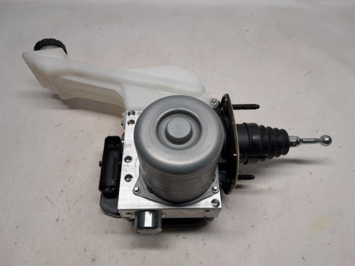Begagnade ABS-pump MG HS/EHS II (AS33) 1.5 HS/EHS T-GDI PHEV Pris € 66,15 Marginaltabell erbjuds av Reclycar De Boer BV