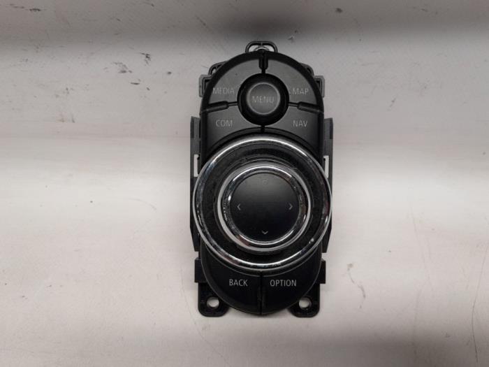 Used On-board computer controller Mini Mini Convertible (F57) 2.0 16V Cooper S Price € 36,75 Margin scheme offered by Reclycar De Boer BV