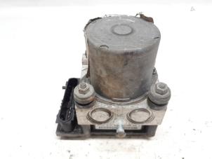 Bloc ABS d'un Peugeot Expert (G9) 1.6 HDi 90 2008