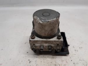 Bloc ABS d'un Peugeot Expert (G9) 1.6 HDi 90 2008