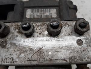 Bloc ABS d'un Peugeot Expert (G9) 1.6 HDi 90 2008