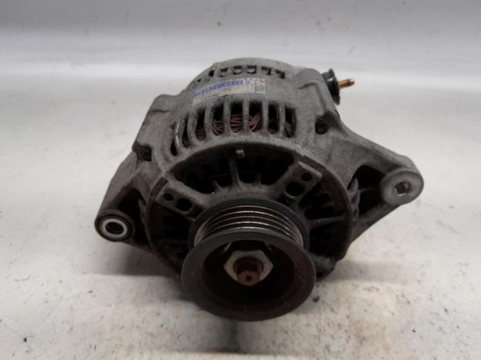 Usagé Dynamo Suzuki SX4 (EY/GY) 1.6 16V VVT Comfort,Exclusive Autom. Prix € 33,60 Règlement à la marge proposé par Reclycar De Boer BV