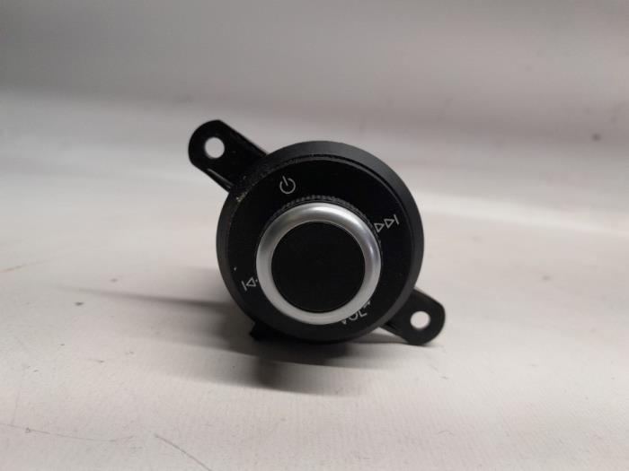 Używane Panel obslugi radia Alfa Romeo Stelvio (949) 2.0 T 16V Q4 Cena € 61,95 Procedura marży oferowane przez Reclycar De Boer BV