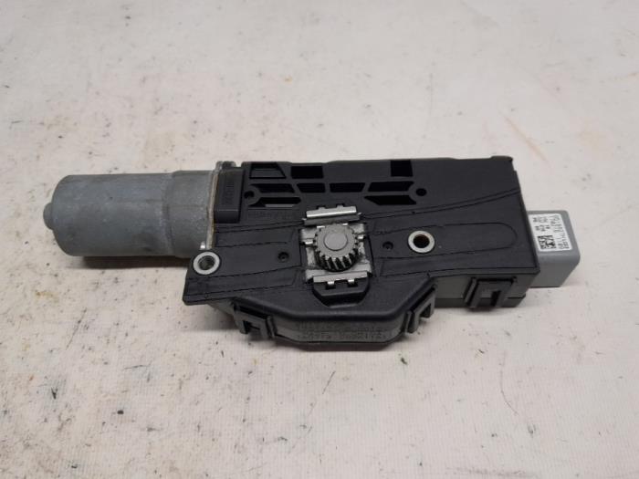 Używane Silnik szyberdachu Alfa Romeo Stelvio (949) 2.0 T 16V Q4 Cena € 121,80 Procedura marży oferowane przez Reclycar De Boer BV