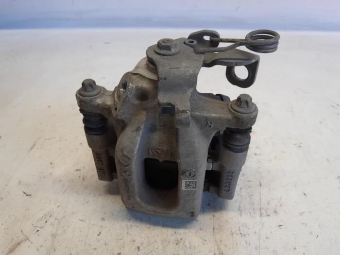 Gebrauchte Bremszange rechts hinten Opel Corsa F (UB/UH/UP) 1.2 Turbo 12V 100 Preis € 63,00 Margenregelung angeboten von Reclycar De Boer BV