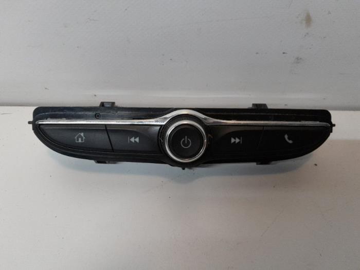 On-board computer controller from a Opel Karl 1.0 12V 2018