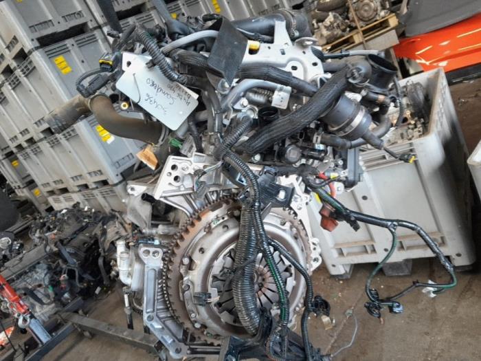 Engine from a Dacia Sandero III 1.0 TCe 100 12V ECO-G 2023