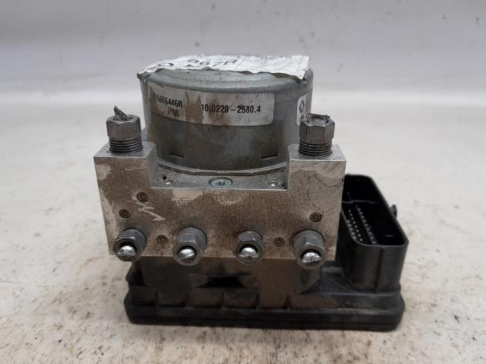 Begagnade ABS-pump Dacia Sandero III 1.0 TCe 100 12V ECO-G Pris € 115,50 Marginaltabell erbjuds av Reclycar De Boer BV