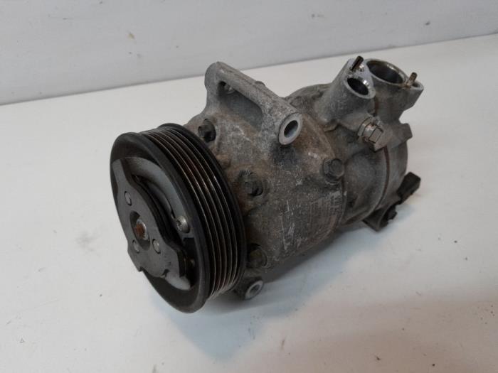 Usagé Pompe clim Volkswagen Polo V (6R) 1.0 TSI 12V BlueMotion Prix € 71,40 Règlement à la marge proposé par Reclycar De Boer BV