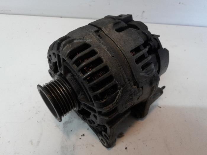 Begagnade Dynamo Seat Ibiza IV SC (6J1) 1.6 16V Pris € 36,75 Marginaltabell erbjuds av Reclycar De Boer BV