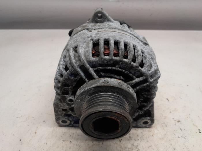 Usagé Dynamo Renault Modus/Grand Modus (JP) 1.6 16V Prix € 37,80 Règlement à la marge proposé par Reclycar De Boer BV