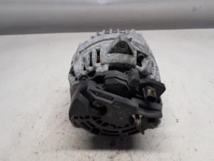 Dynamo van een Renault Modus/Grand Modus (JP) 1.6 16V 2005