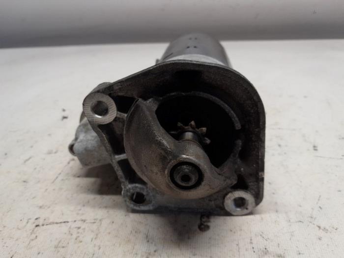 Begagnade Startmotor Volvo V70 (SW) 2.4 D5 20V Pris € 37,80 Marginaltabell erbjuds av Reclycar De Boer BV