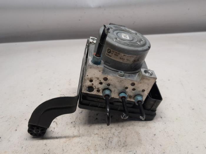 Begagnade ABS-pump BMW 1 serie (F20) 118d 2.0 16V Pris € 128,10 Marginaltabell erbjuds av Reclycar De Boer BV
