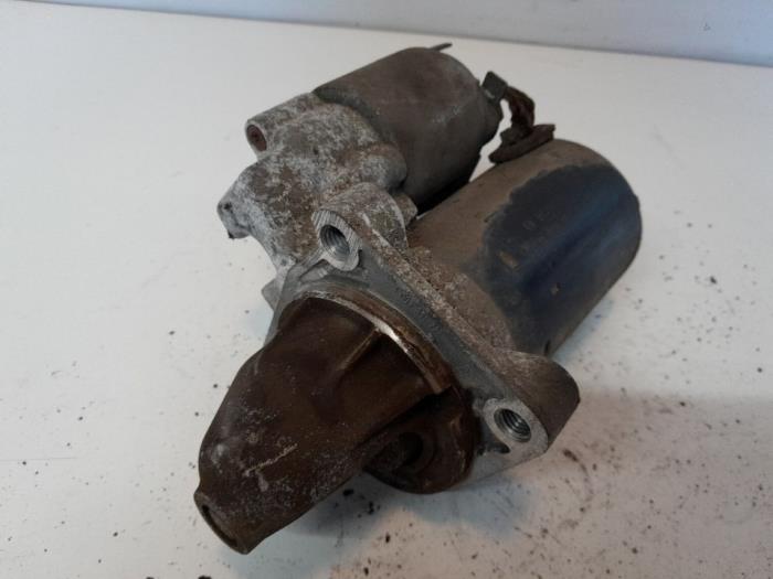 Begagnade Startmotor Mazda 2 (NB/NC/ND/NE) 1.4 16V Pris € 24,15 Marginaltabell erbjuds av Reclycar De Boer BV