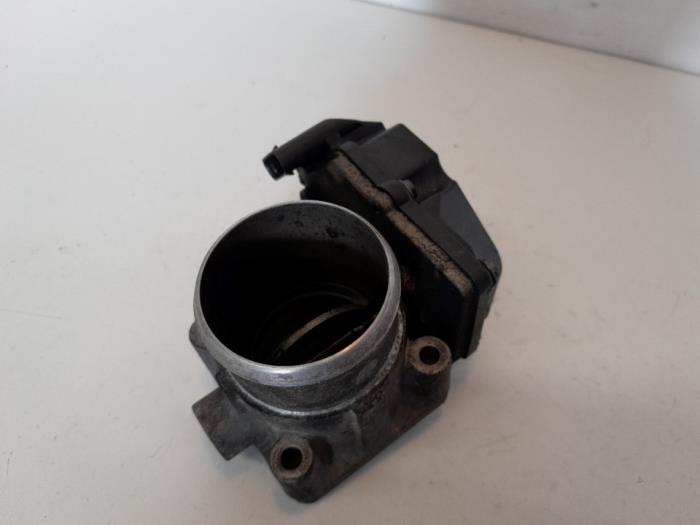 Usagé Boitier papillon Hyundai i40 CW (VFC) 1.7 CRDi 16V Prix € 33,60 Règlement à la marge proposé par Reclycar De Boer BV