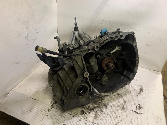 Gebrauchte Getriebe Renault Clio III (BR/CR) 1.2 16V TCe 100 Preis € 210,00 Margenregelung angeboten von Reclycar De Boer BV